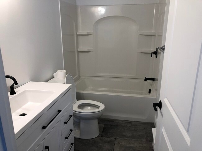 Building Photo - 77 Sewalls Falls Rd