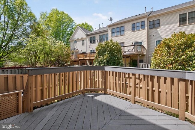 Building Photo - 1169 Regal Oak Dr