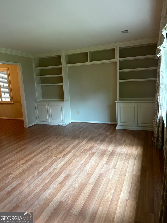 Building Photo - 125 Pebble Trail