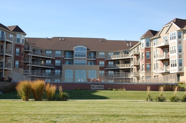 Building Photo - 4130 S Lake Dr
