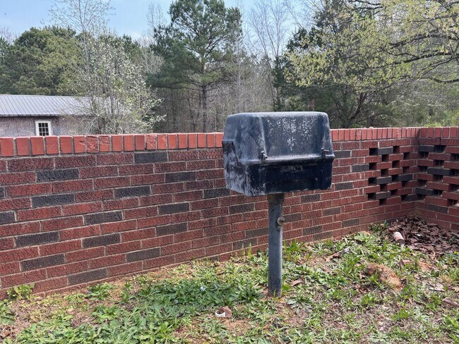 Building Photo - 3 Bed, 1 Bath Brick house in Ramseur