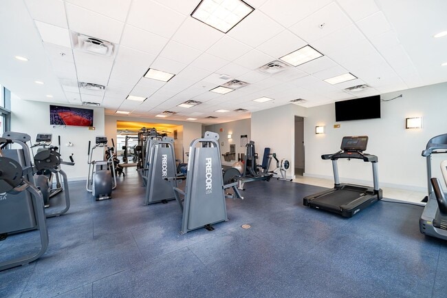 Building Photo - Beautiful 1BR/2BA Luxury High-Rise Condo in Downtown Orlando - Star Tower!