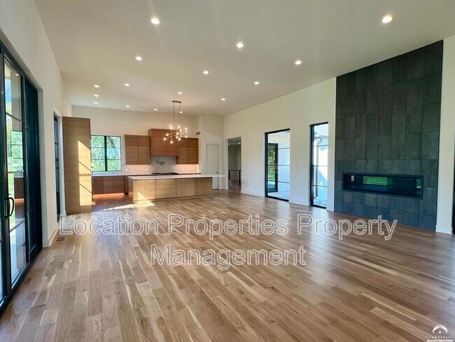 Building Photo - 1840 Quail Creek Dr