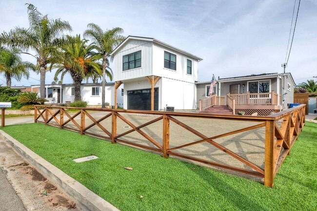 Building Photo - 3Bed/1Bath Charming Home in South Oceanside~ Moreno