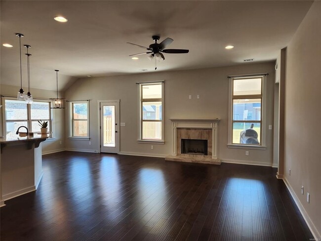 Building Photo - 292 Hedgefield Dr