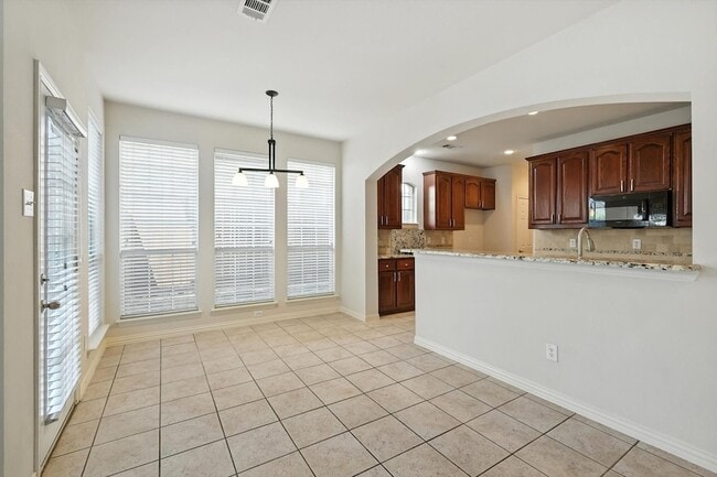 Building Photo - 4501 Sandra Lynn Dr
