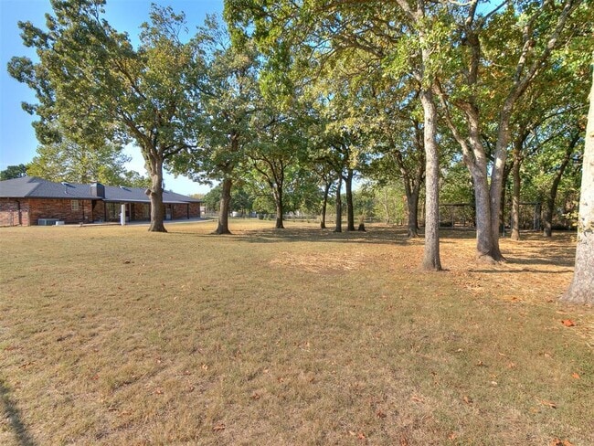 Building Photo - 103 Clador Dr
