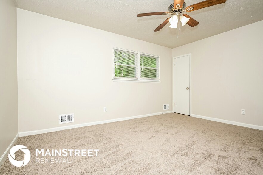 Building Photo - 5762 Northspring Dr