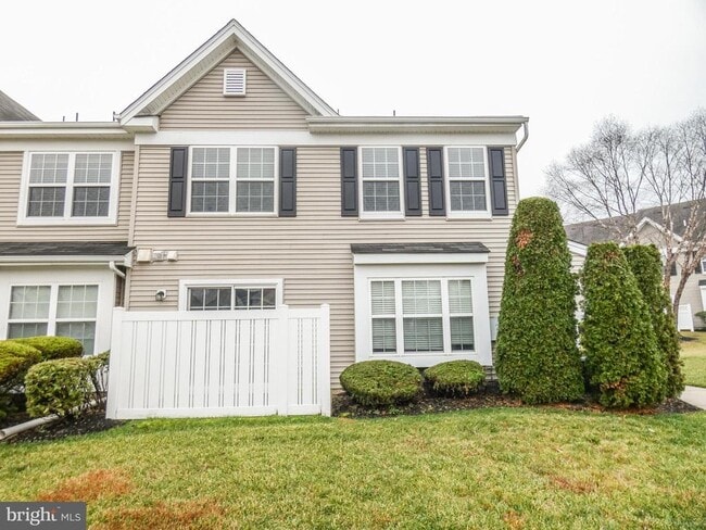 Building Photo - 2105 Lexington Mews