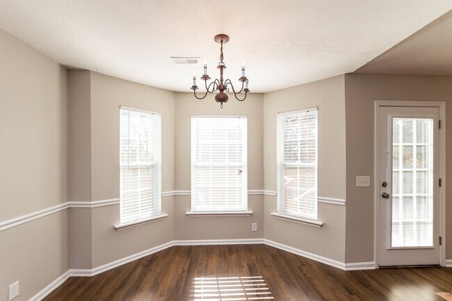 Building Photo - 1123 Geneil Ln