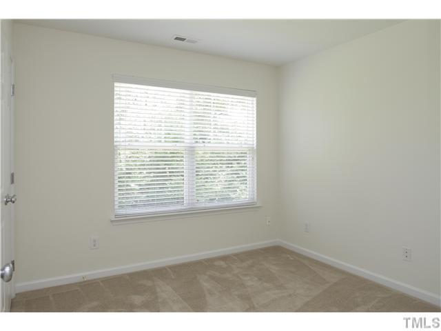 Building Photo - Classic 4-Bedroom Home in McKinley Mill