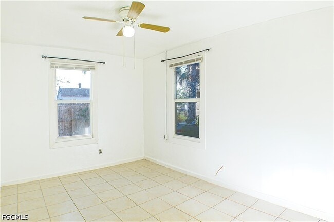 Building Photo - 3042 Douglas Ave