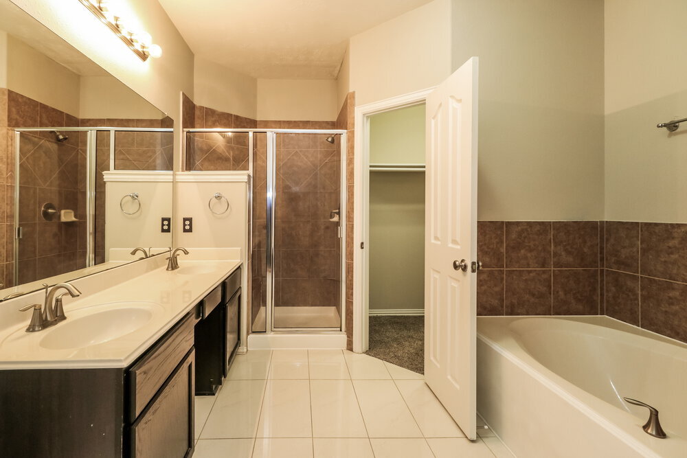 Building Photo - 5107 Light Bluff Ct