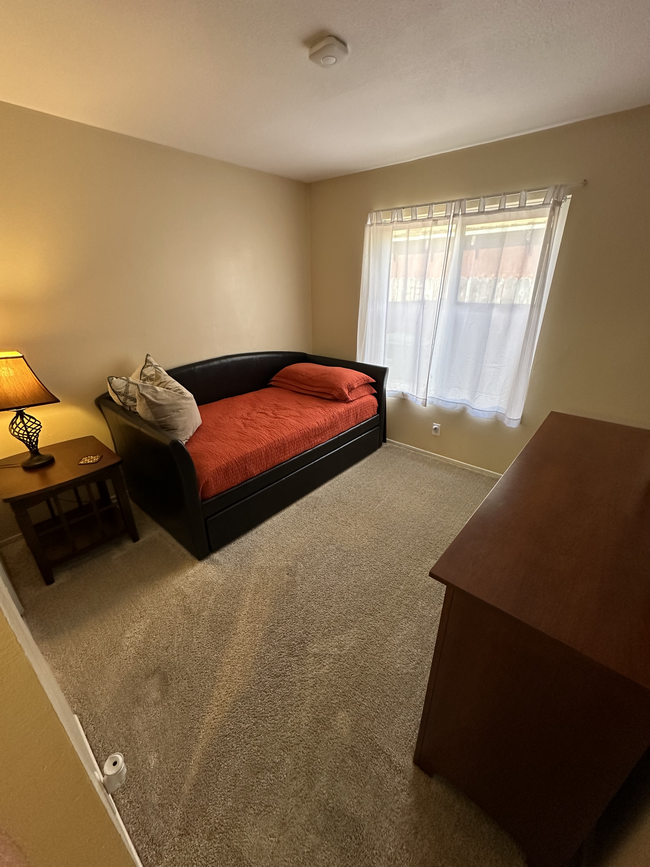 Guest Bedroom - 26030 Fox Run Ct