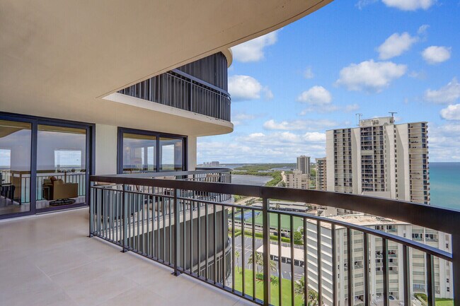 Building Photo - 5380 N Ocean Dr