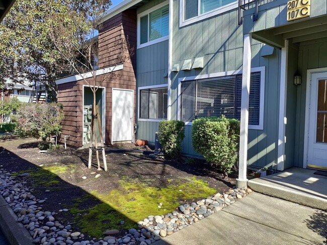 Primary Photo - Stellar San Ramon Location- Lovely 2 bd Co...