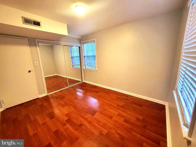 Building Photo - 1203 Belle View Blvd