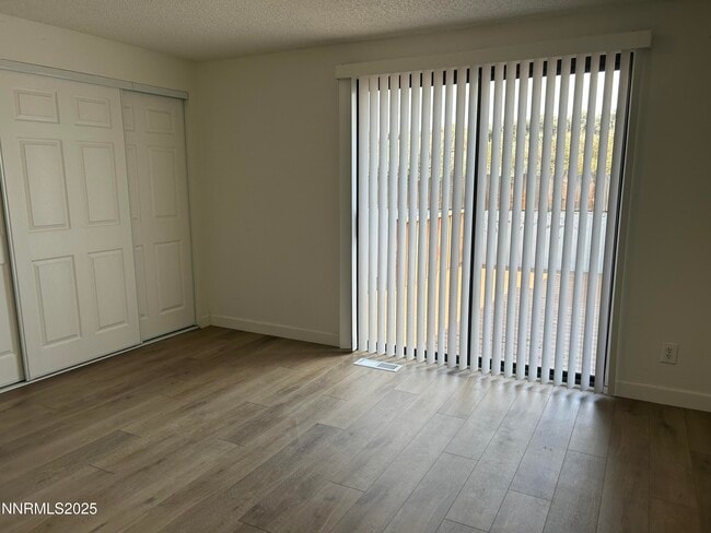 Building Photo - 6780 Peppermint Dr