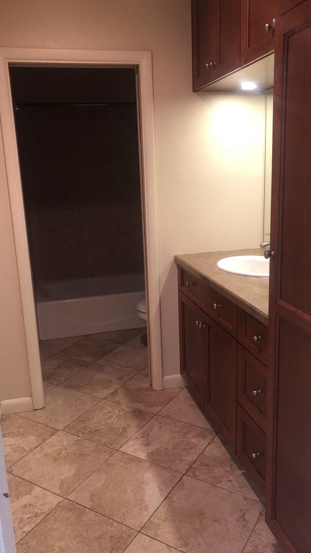 Building Photo - 1313-1315 NE Harvey Road