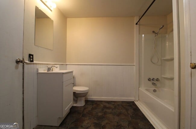 Building Photo - 151 Hennon Dr NW