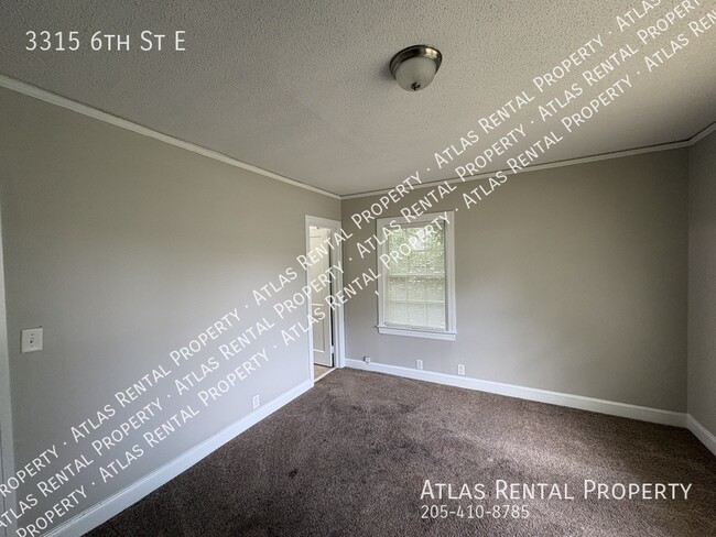 Building Photo - 3315 6th St E