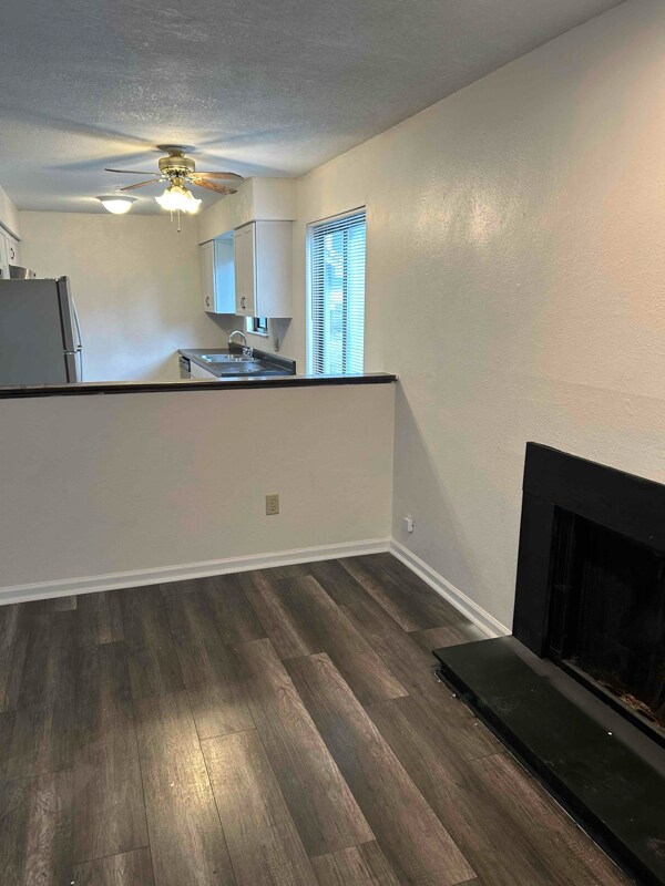Building Photo - 5806 Ryewyck Dr