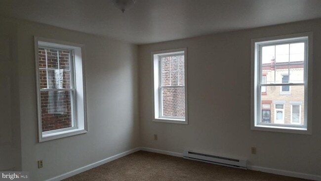 Building Photo - 2853 N Mascher St