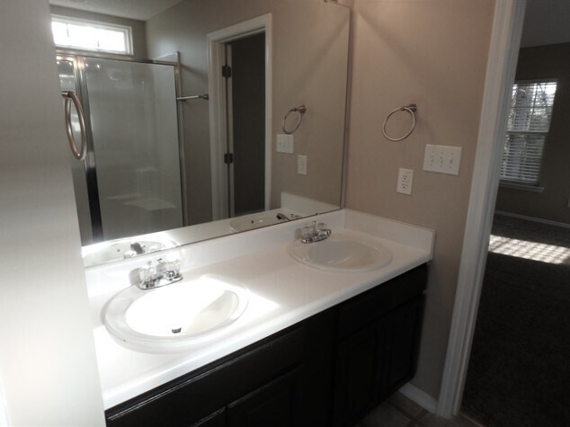 Building Photo - 3049 Buttonwood Ln