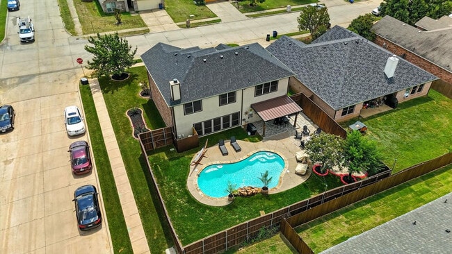 Building Photo - 2516 Castle Pines Dr