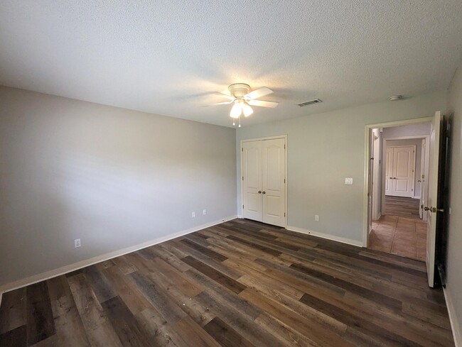 Building Photo - 1822 Brooke Beach Dr