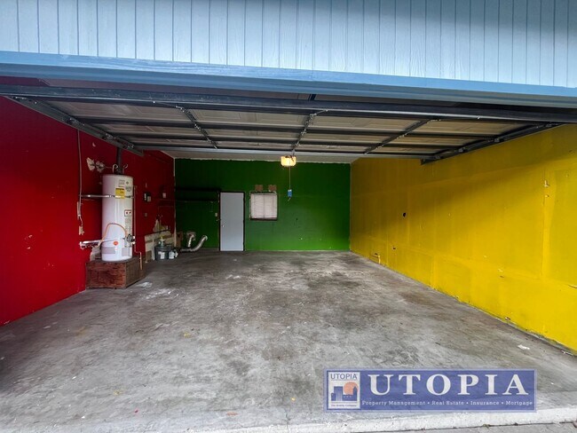 Building Photo - 136 Market St