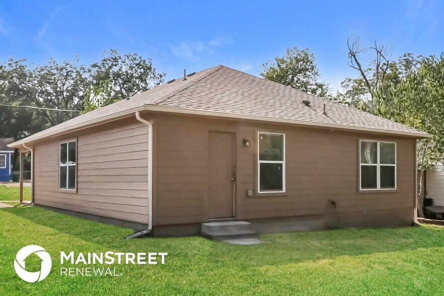 Building Photo - 706 Lloyd St