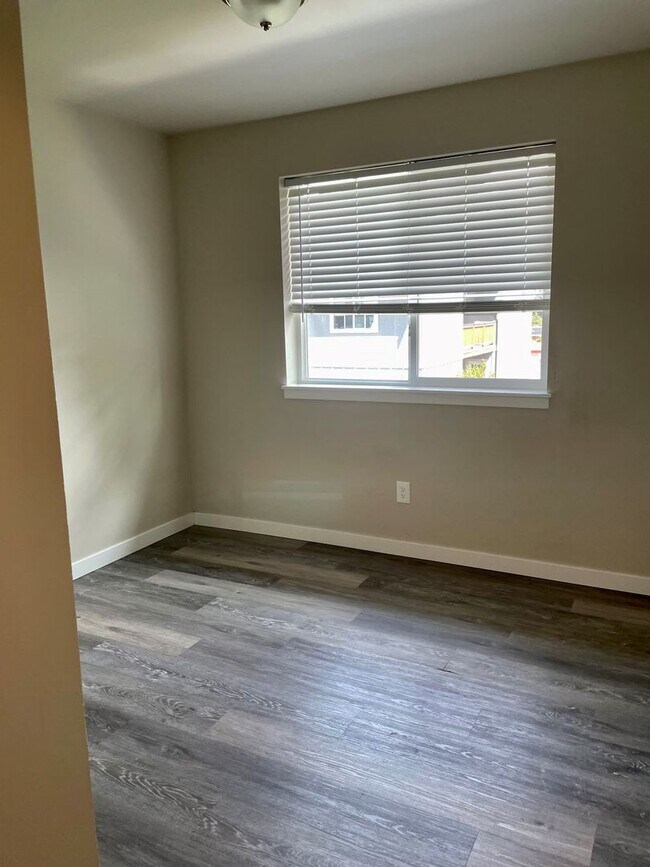 Building Photo - 1021 Newell St