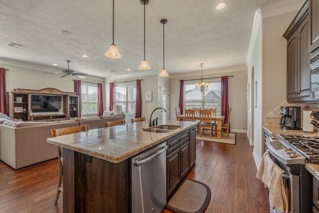 Building Photo - Available August 2026! Beautiful home in the Carters Crossing subdivision!