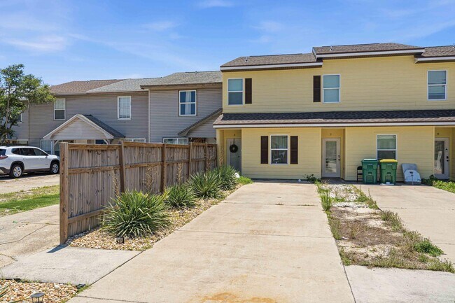 Building Photo - 207 Ann Cir