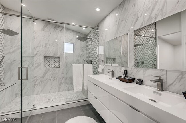 Building Photo - 1601 Vespertina Ct