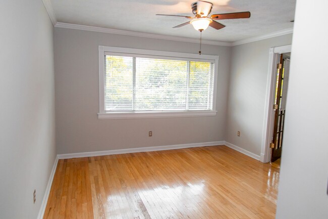 Building Photo - Welcome to Arborgate! Spacious Condo in He...