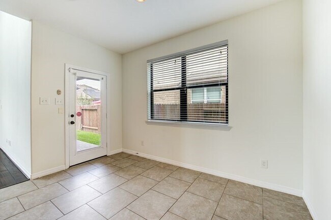 Building Photo - 9210 Monarch Mist Ln