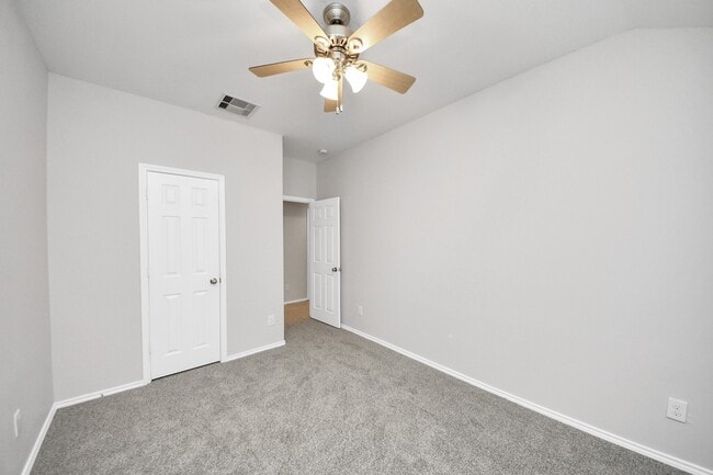 Building Photo - 21823 Wildcroft Dr