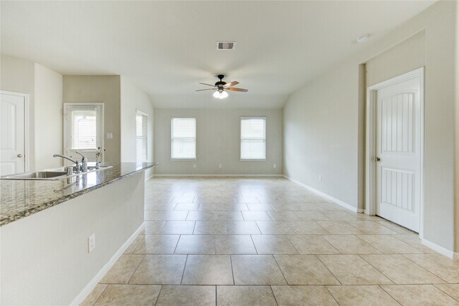 Building Photo - 3027 Dripping Springs Ct