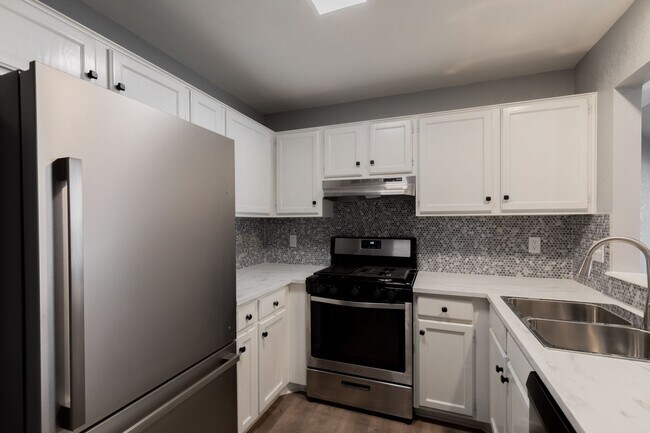 Building Photo - Rawhide Loop, 317/319