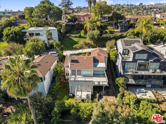 Building Photo - 2258 Moreno Dr