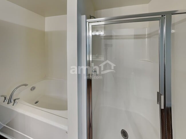 Building Photo - 710 Woodall Rd