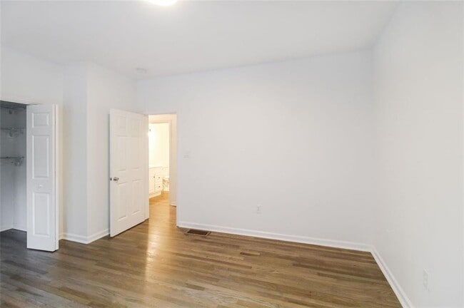 Building Photo - 1070 4th St NW