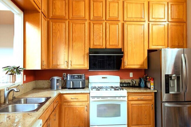 Building Photo - 2052 Jamison Pl