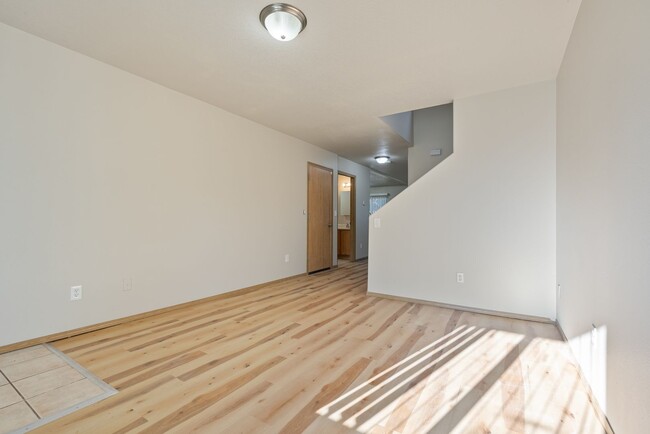 Building Photo - Spacious 4-Bedroom Home in SE Portland!