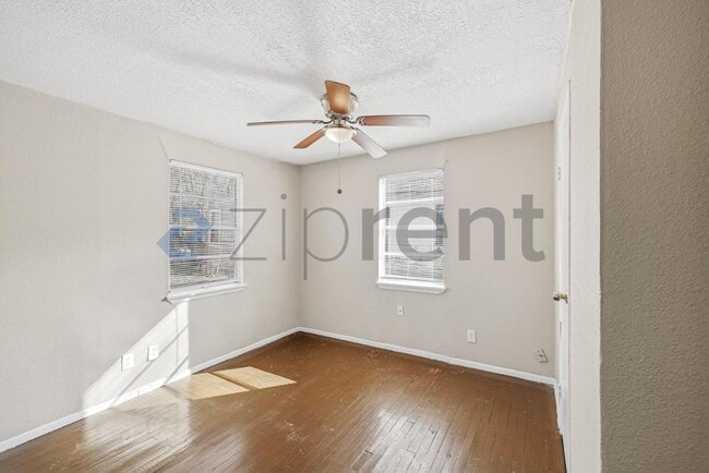 Building Photo - 512 S Monumental St