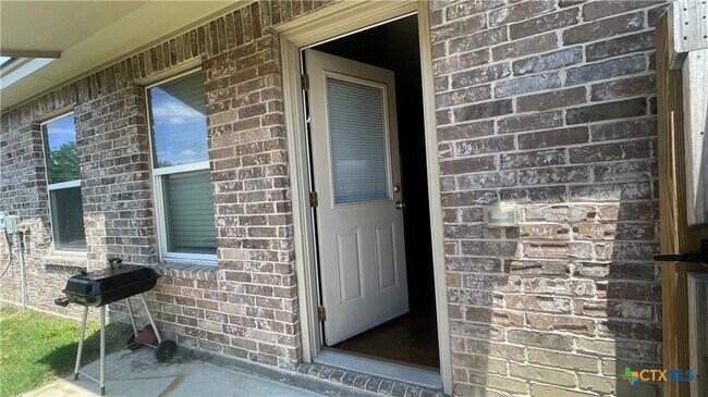 Building Photo - 202 Lowes Blvd