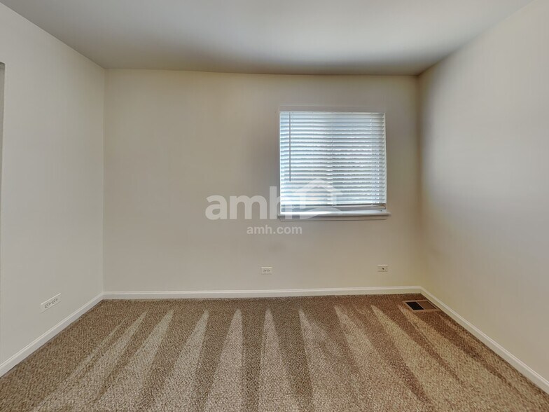 Building Photo - 1828 Ness Way