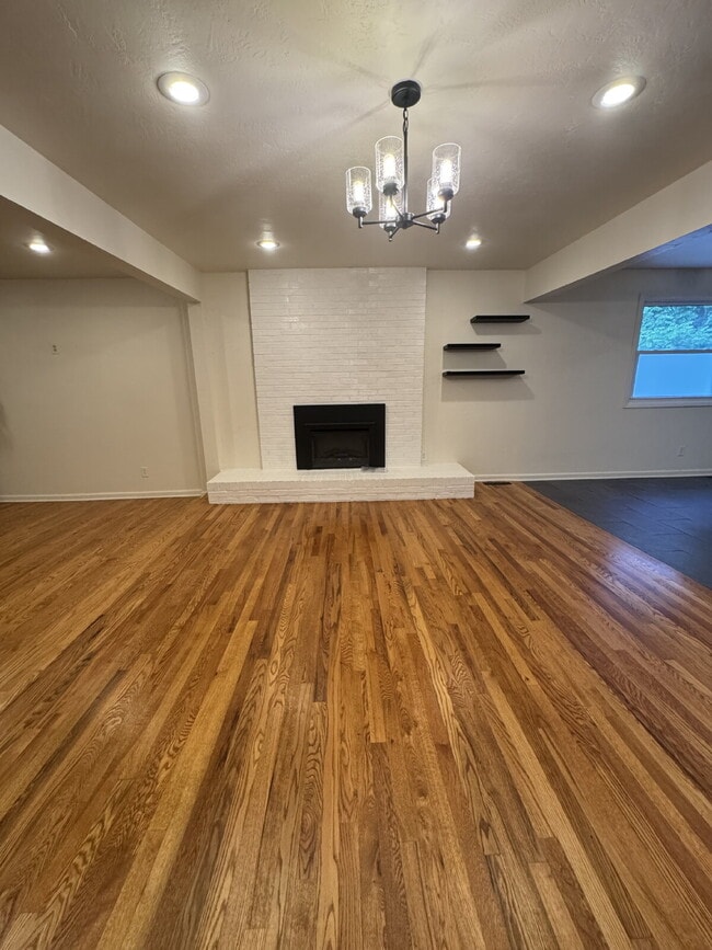 Building Photo - "Charming 3-Bedroom Retreat in Pisgah Fore...